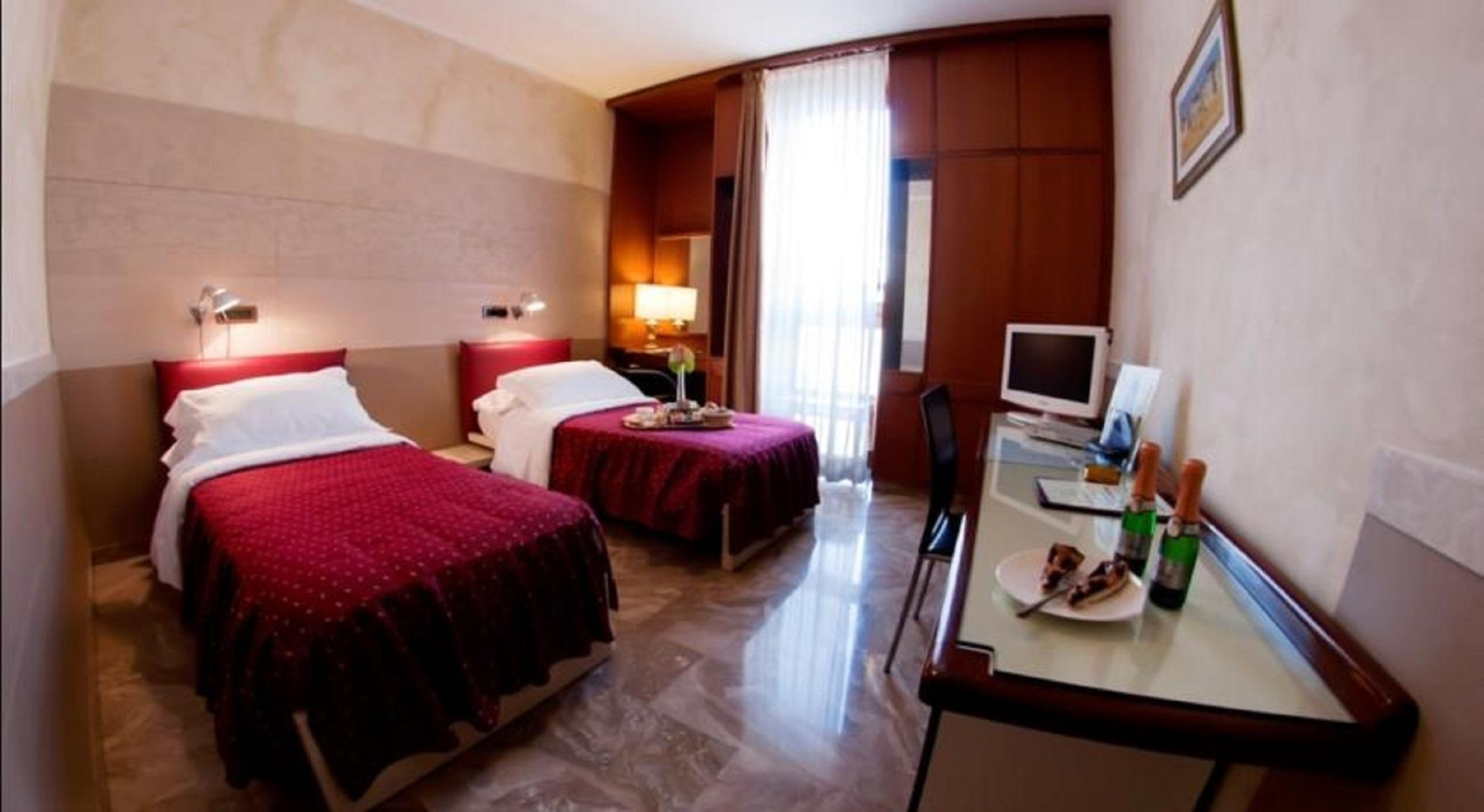 Canova Hotel Milano Esterno foto