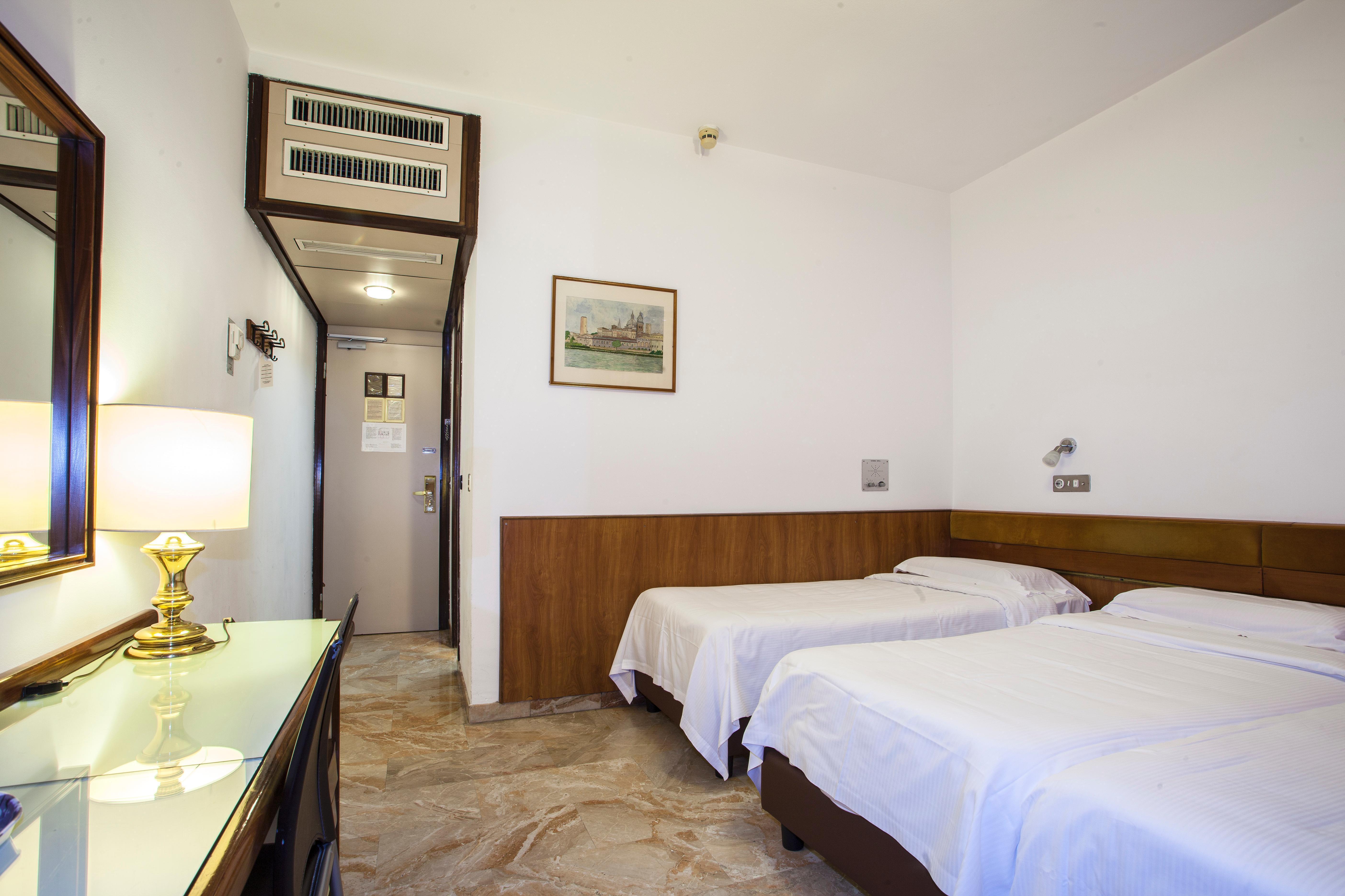 Canova Hotel Milano Esterno foto