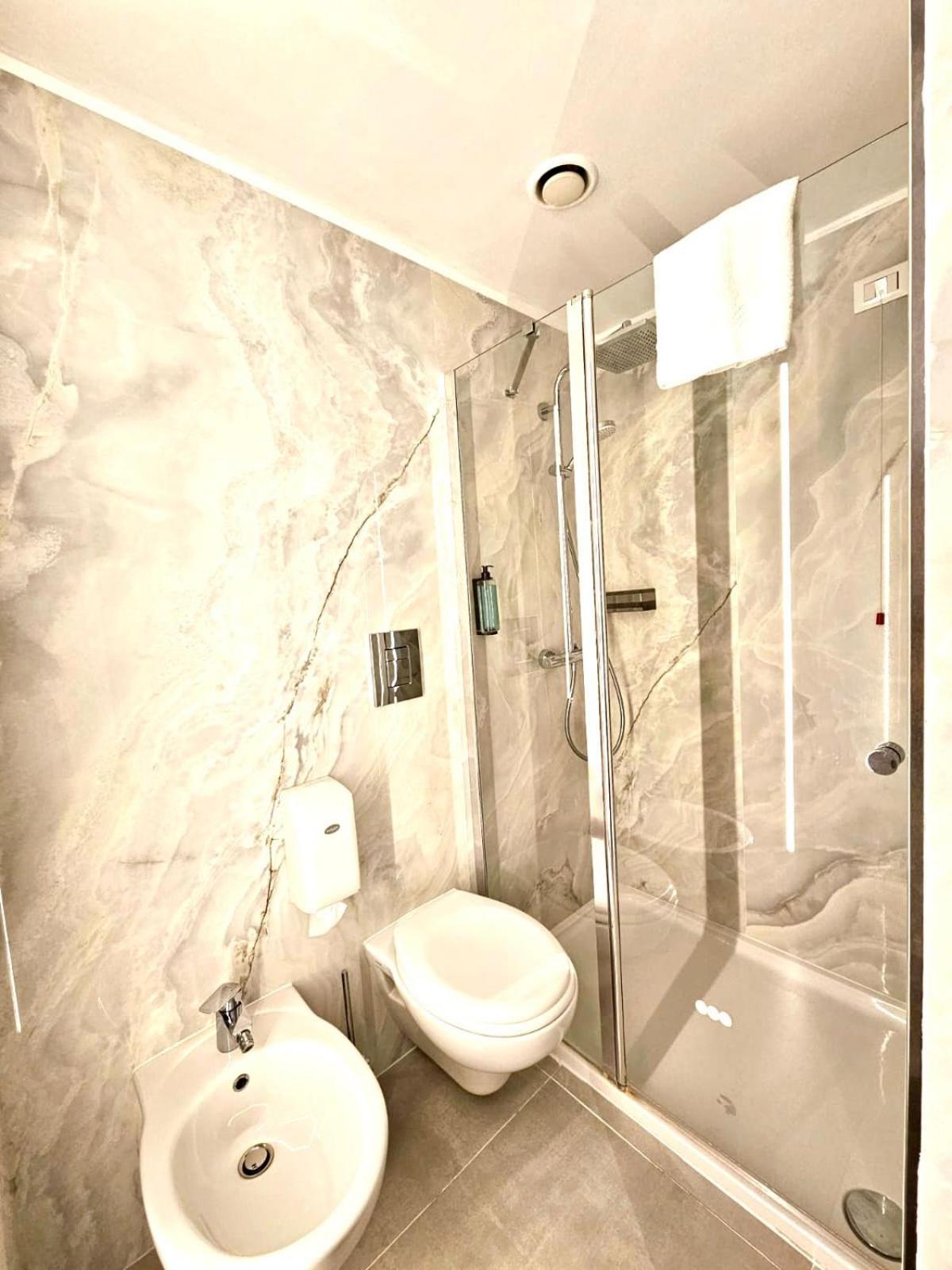 Canova Hotel Milano Esterno foto